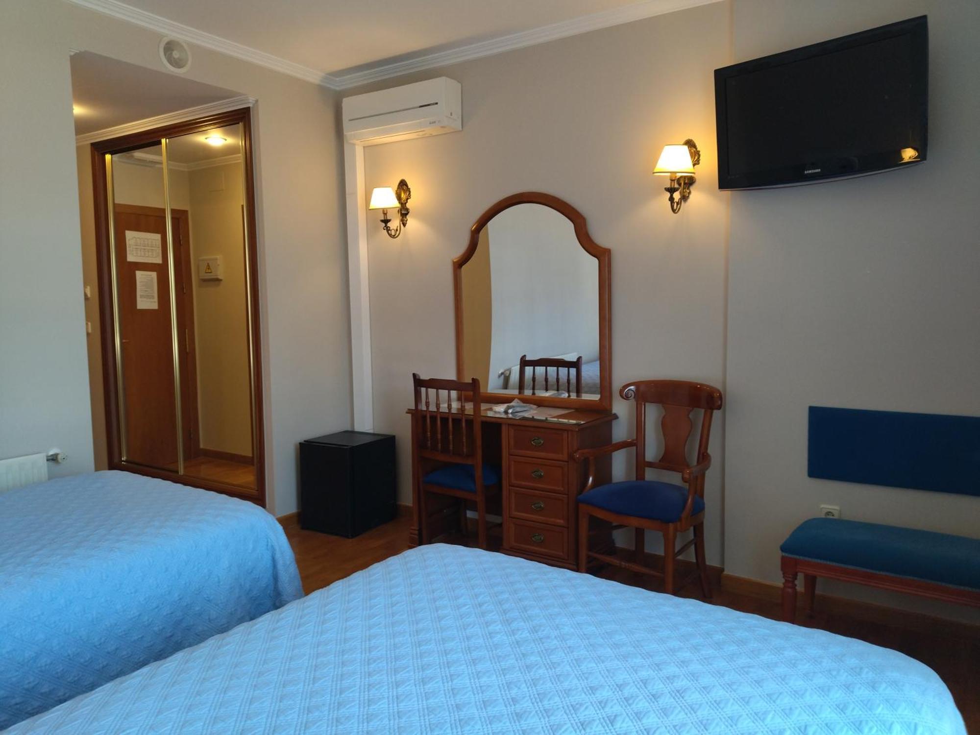 Hotel Playa Compostela 3*